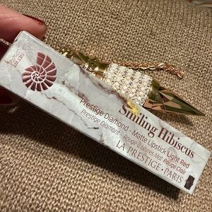 La prestige PARIS Matt lipstick shade light Red